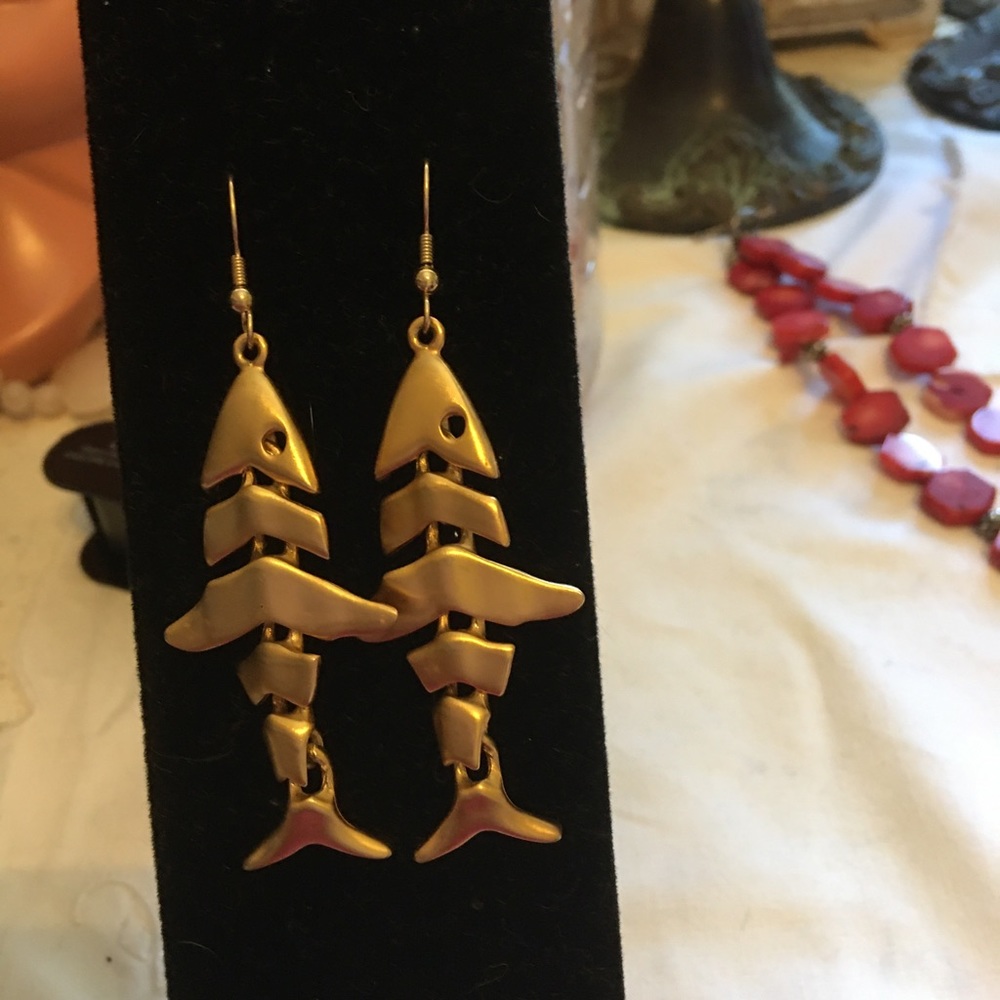 Vintage Anne Klein Matte Fish Vertebrae Earrings RARE - Picture 3 of 4